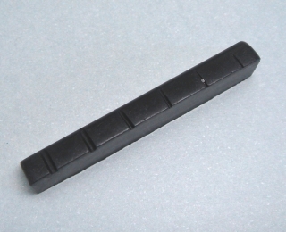 4NT1UG5043 i gruppen Tilbehør Strengerinstrumenter / Hardware / Nuts hos Crafton Musik AB (309150112510)